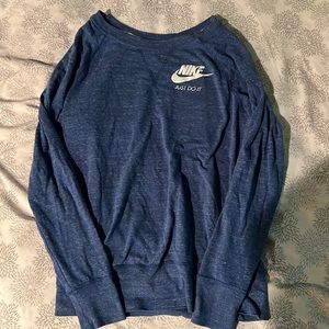 Size small Nike top